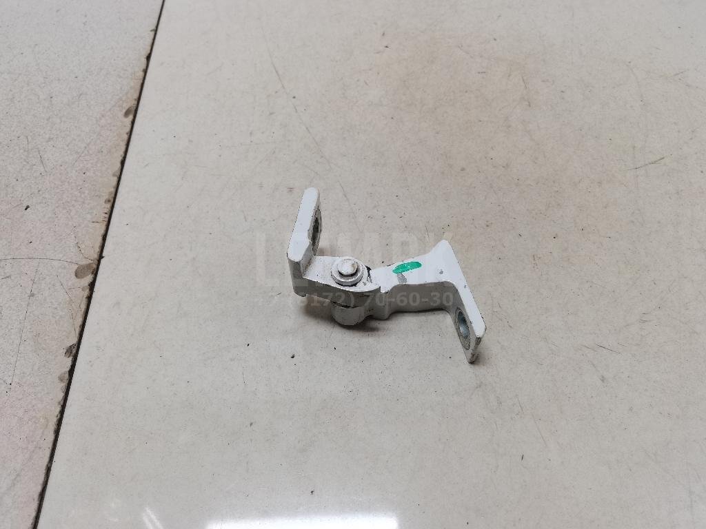 Петля двери