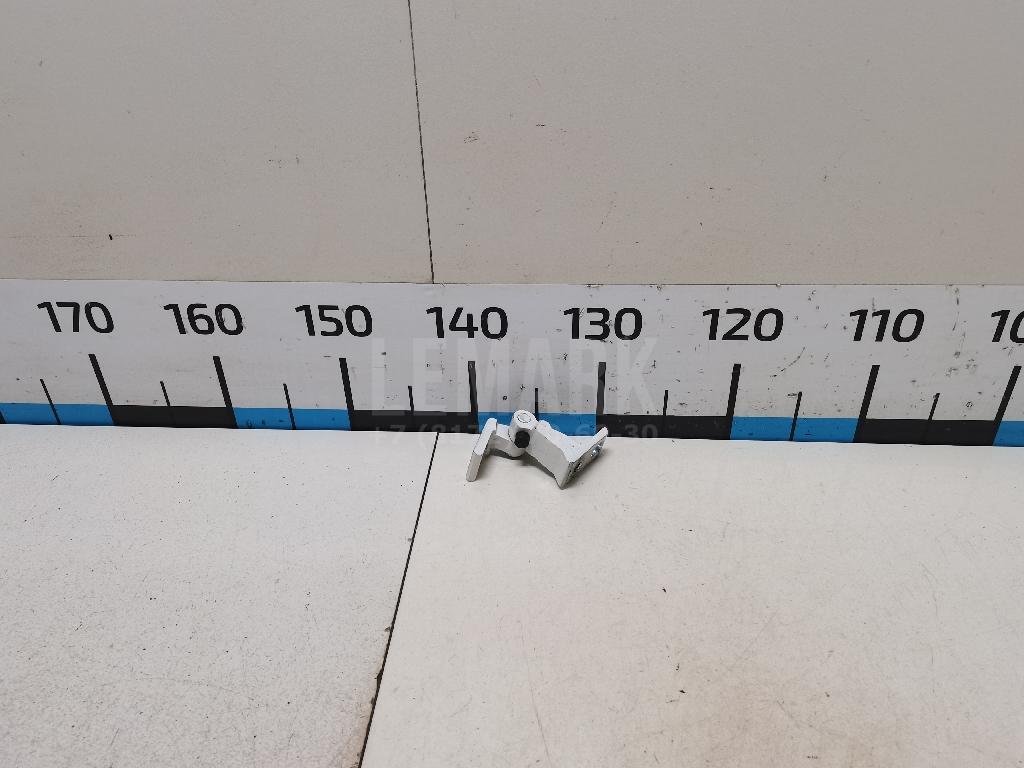 Петля двери