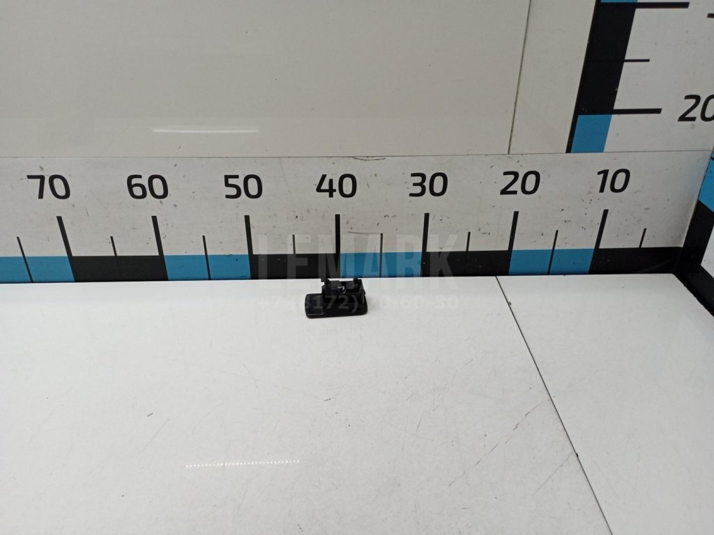 Вставка замка бардачка