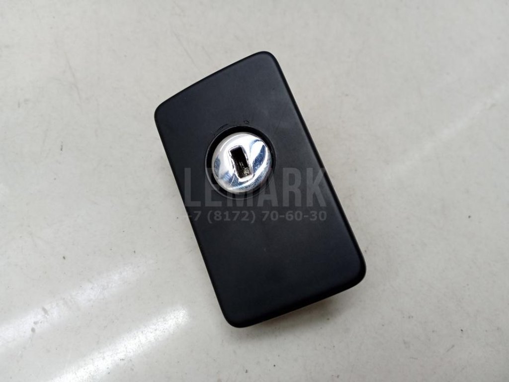 Вставка замка бардачка