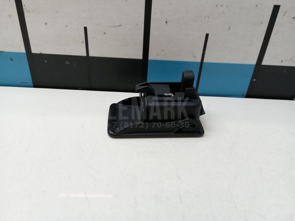 Вставка замка бардачка