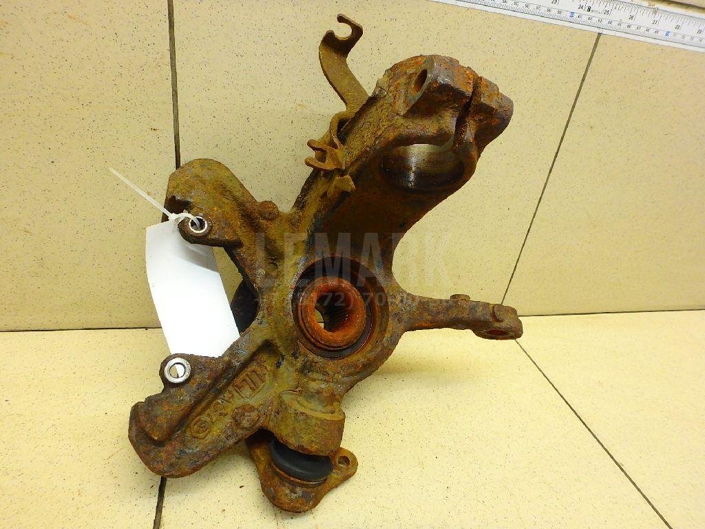 Кулак поворотный передний правый