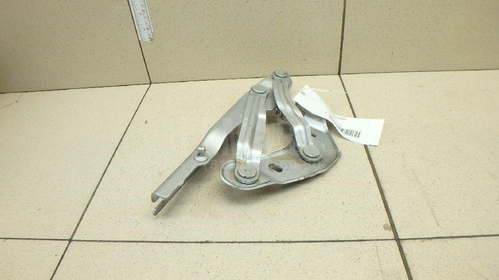 Петля капота левая