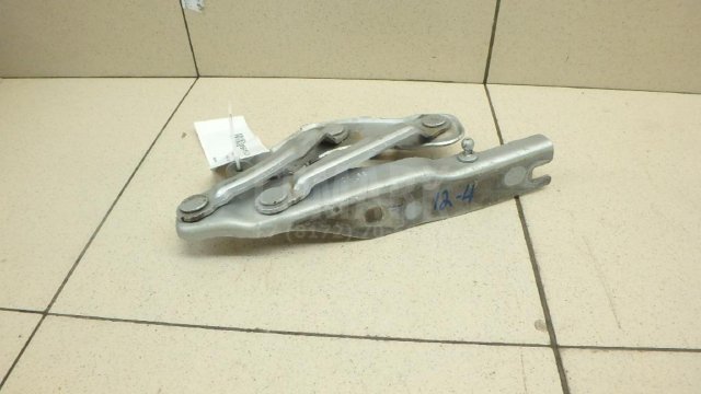 Петля капота левая