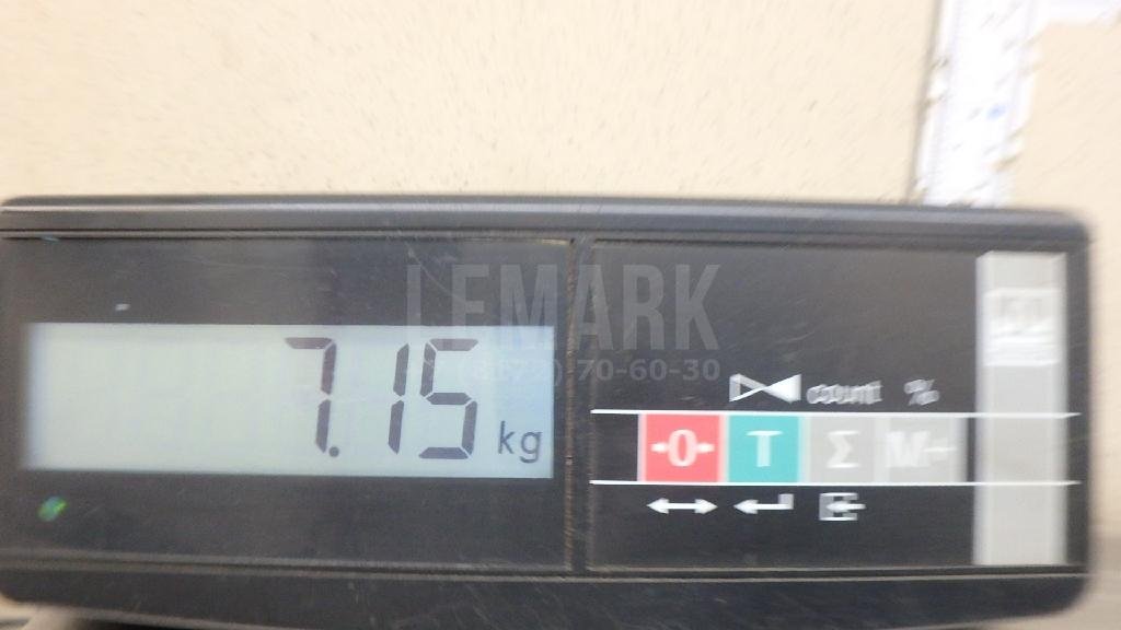 Кулак поворотный передний правый