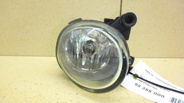 Фара противотуманная левая