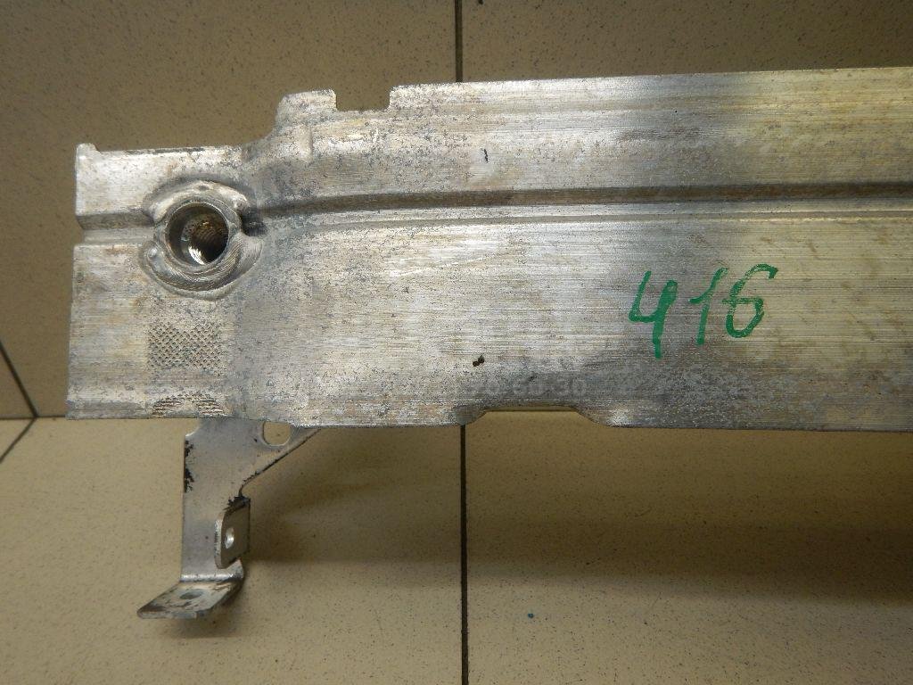 Усилитель переднего бампера