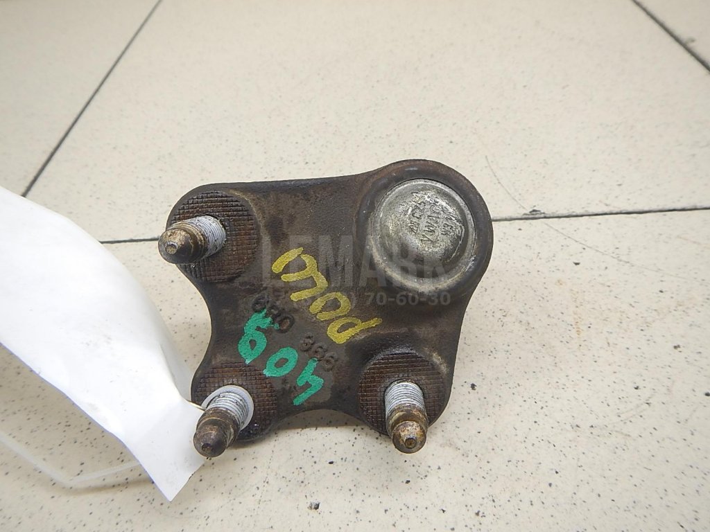 Опора шаровая правая передней подвески