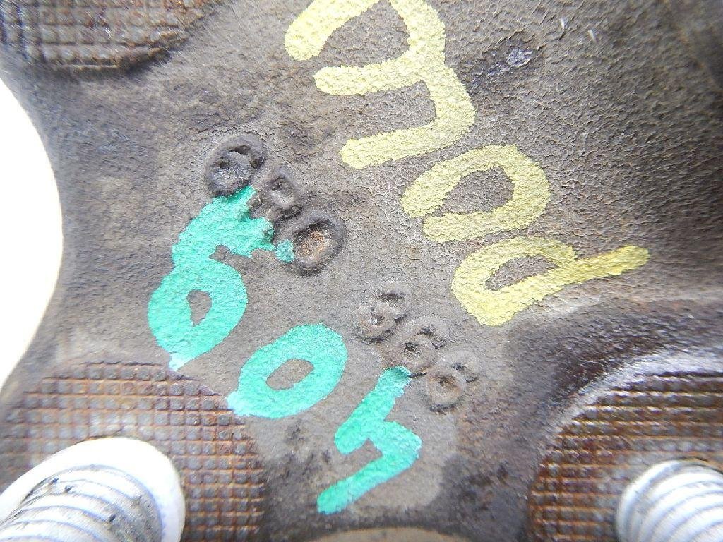 Опора шаровая правая передней подвески