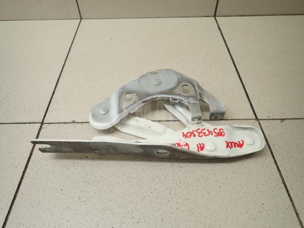 Петля капота левая