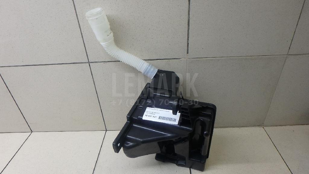 Бачок омывателя лобового стекла