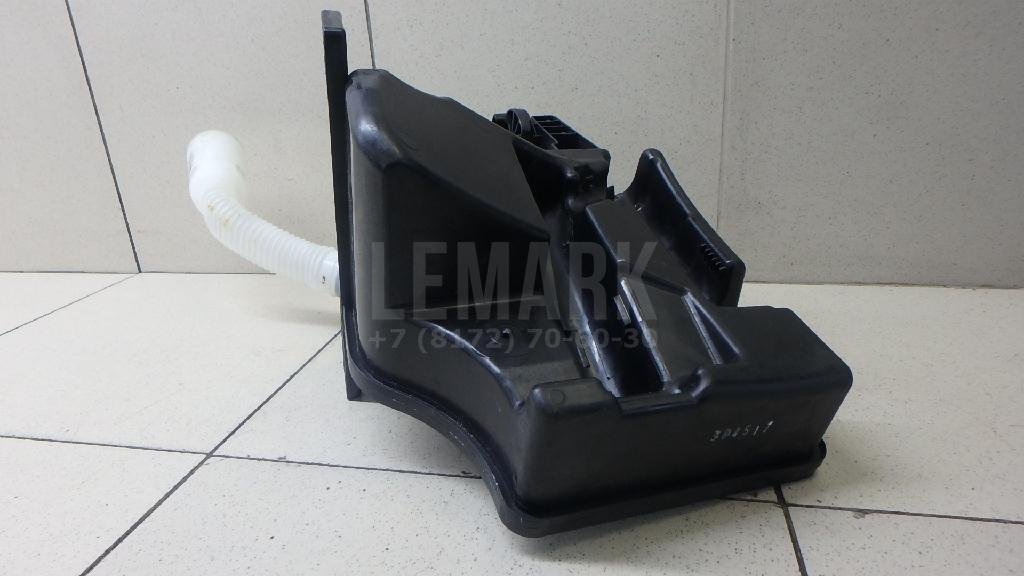 Бачок омывателя лобового стекла