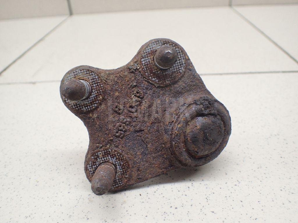 Опора шаровая левая передней подвески