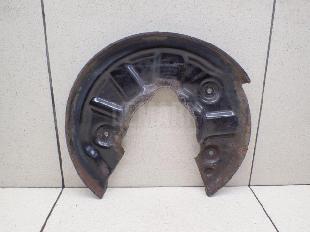 Щит опорный задний левый