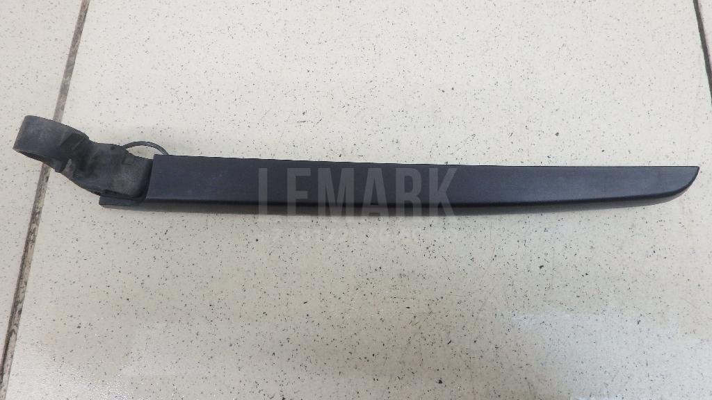 Поводок стеклоочистителя заднего