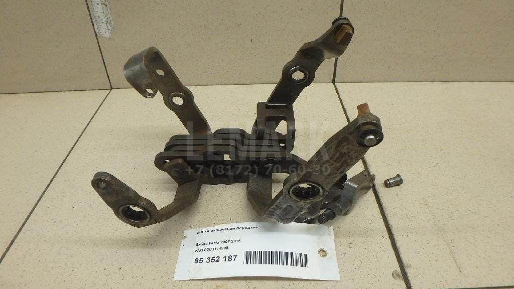 Вилка включения передачи