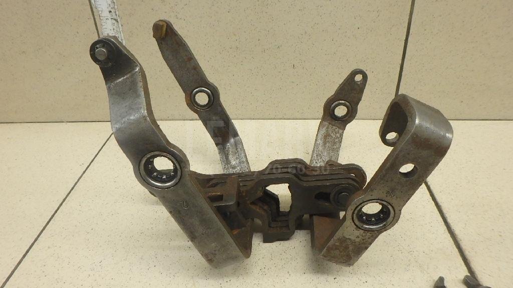 Вилка включения передачи