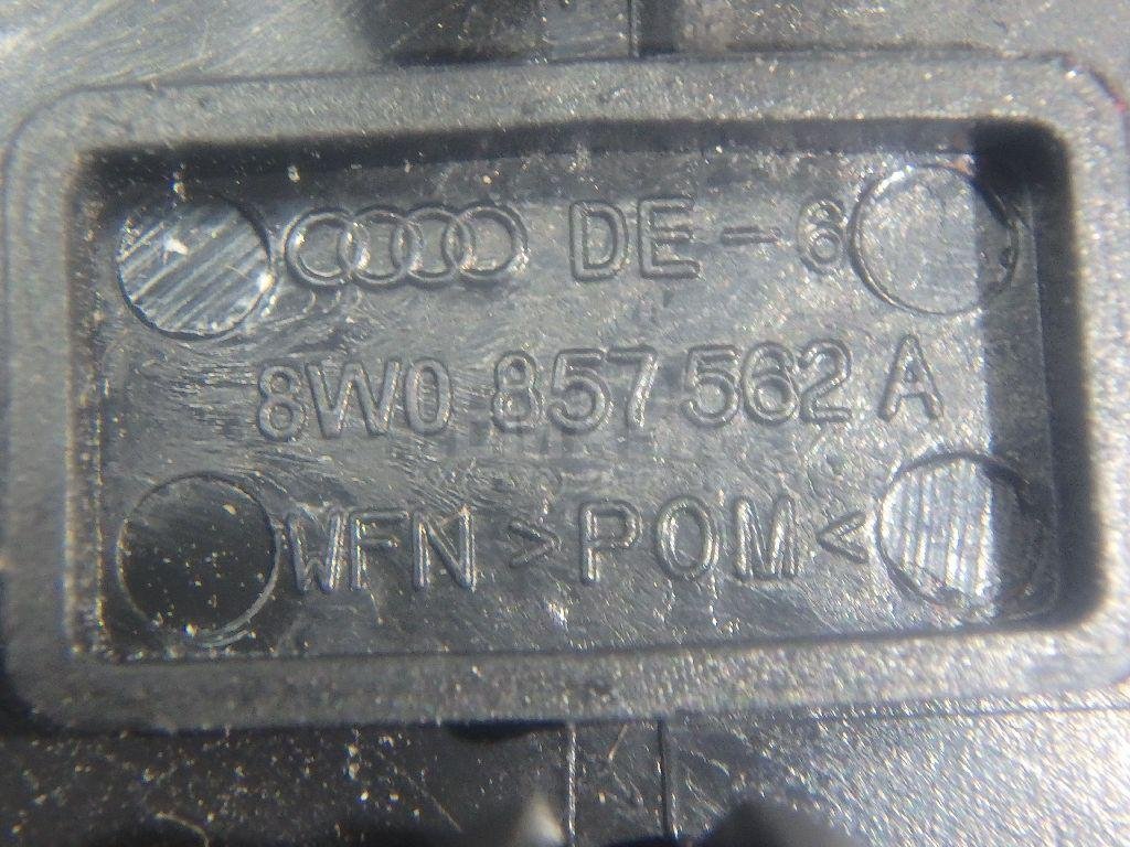 Кронштейн солнцезащитного козырька