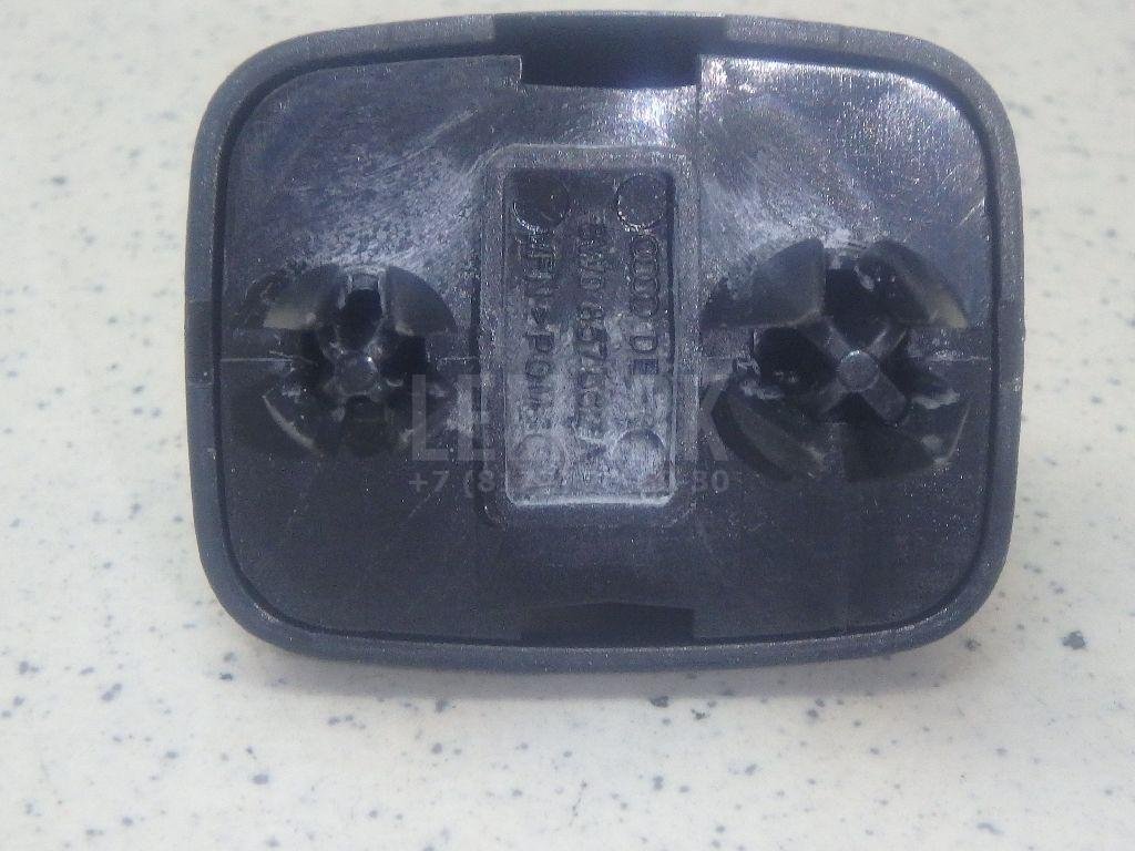 Кронштейн солнцезащитного козырька