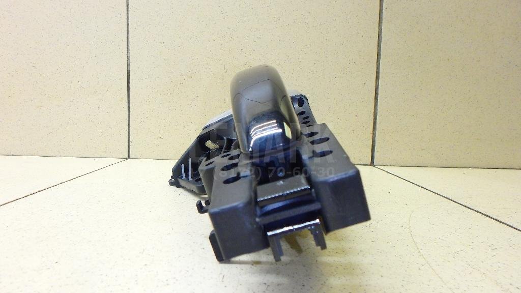 Ручка двери передней наружная правая