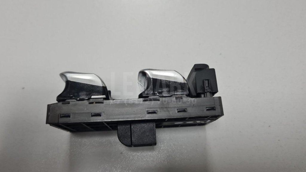 Блок управления стеклоподъемниками