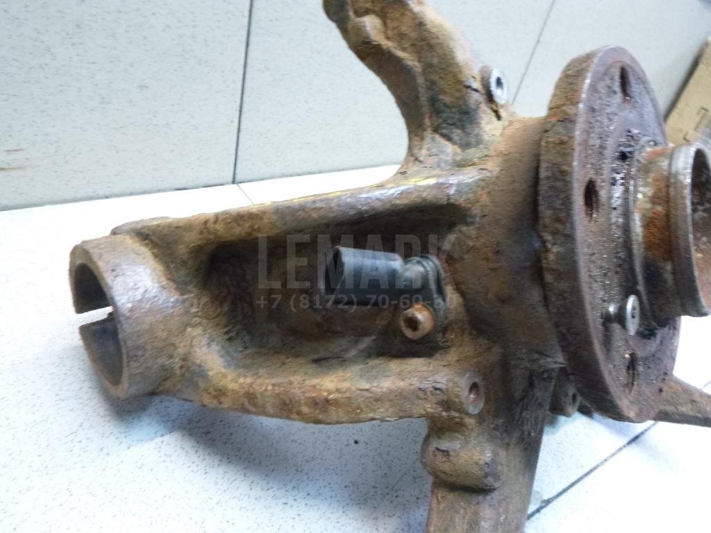 Кулак поворотный передний левый