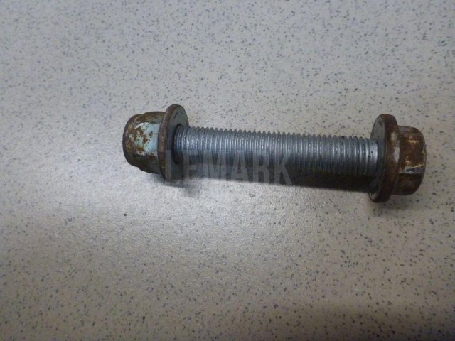 Болт заднего рычага