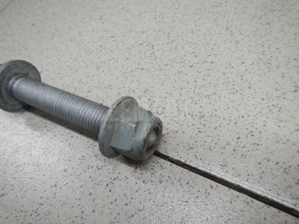 Болт заднего рычага