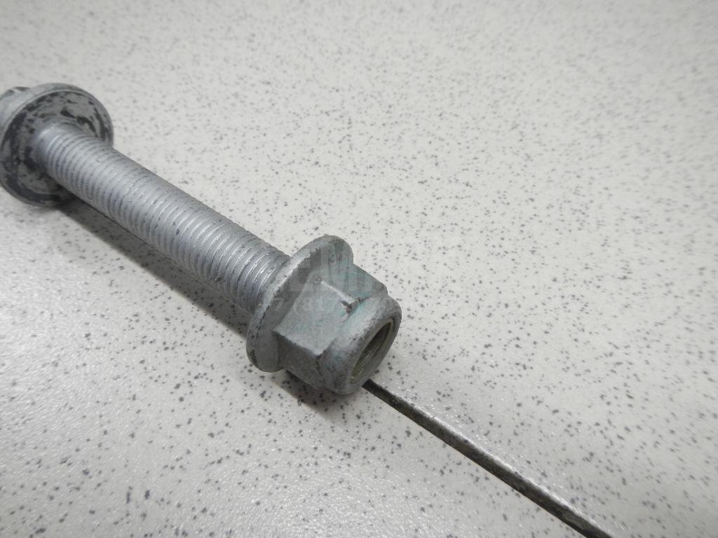 Болт заднего рычага