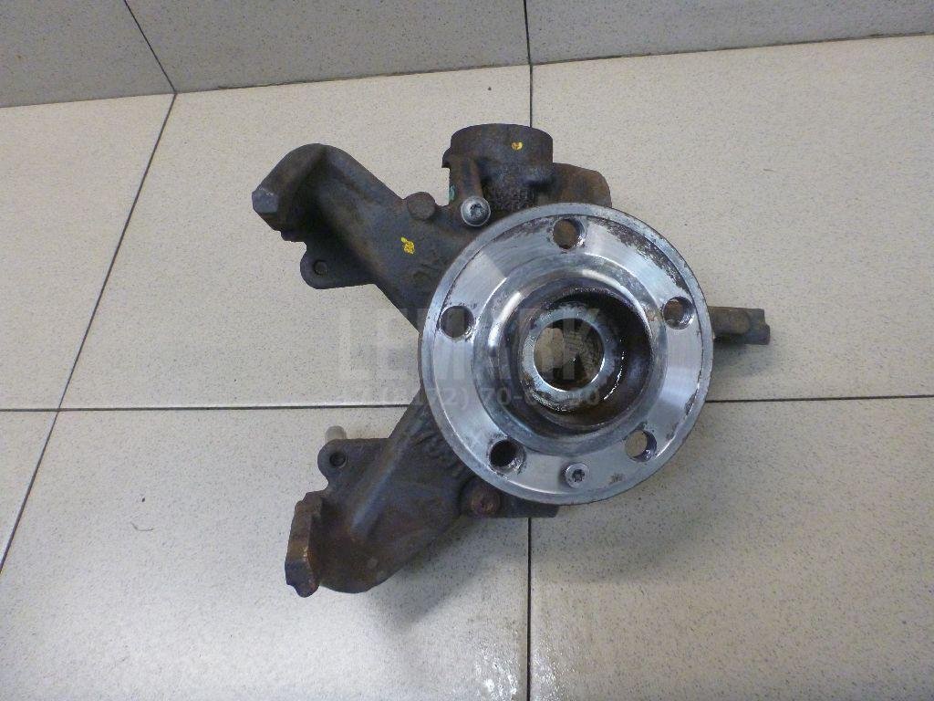 Кулак поворотный передний левый