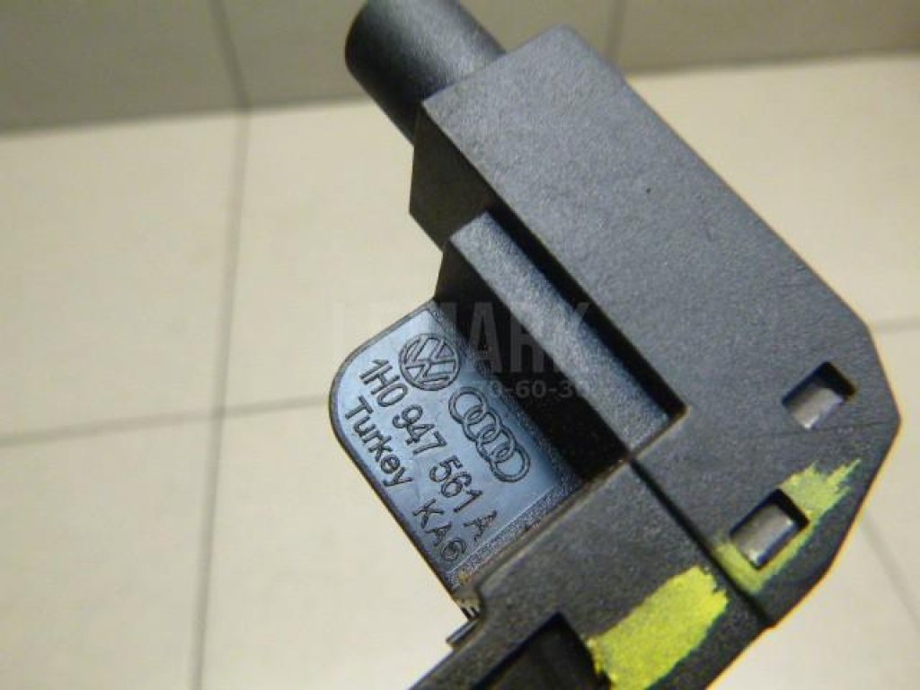 Датчик стояночного тормоза