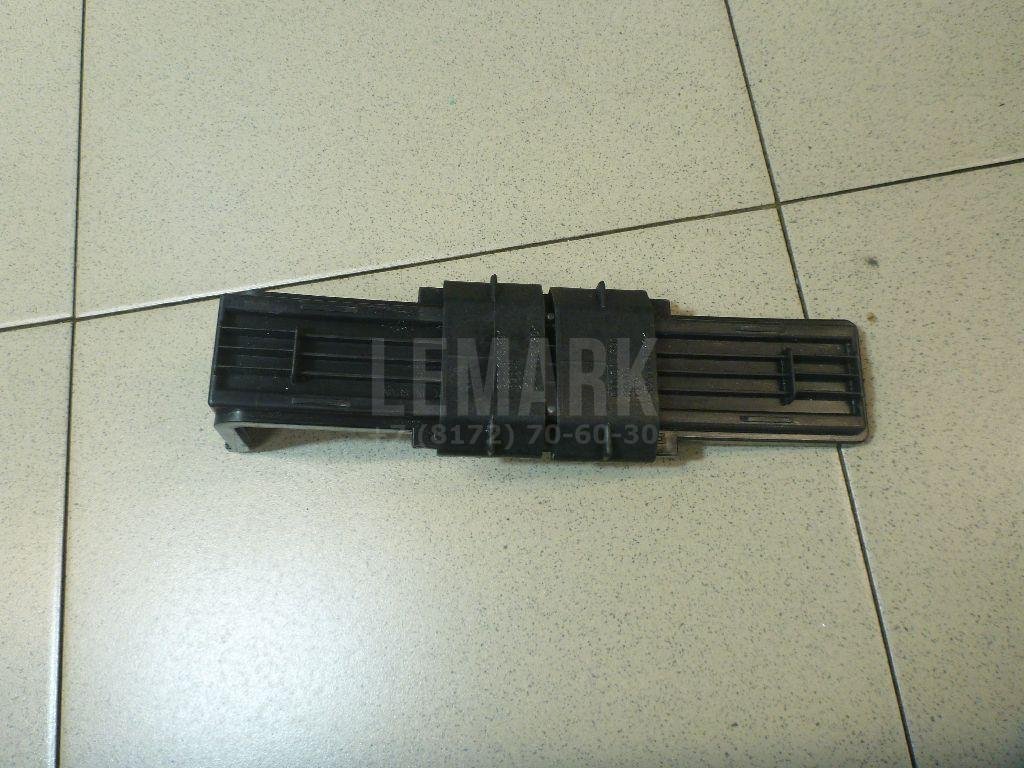 Крышка салонного фильтра