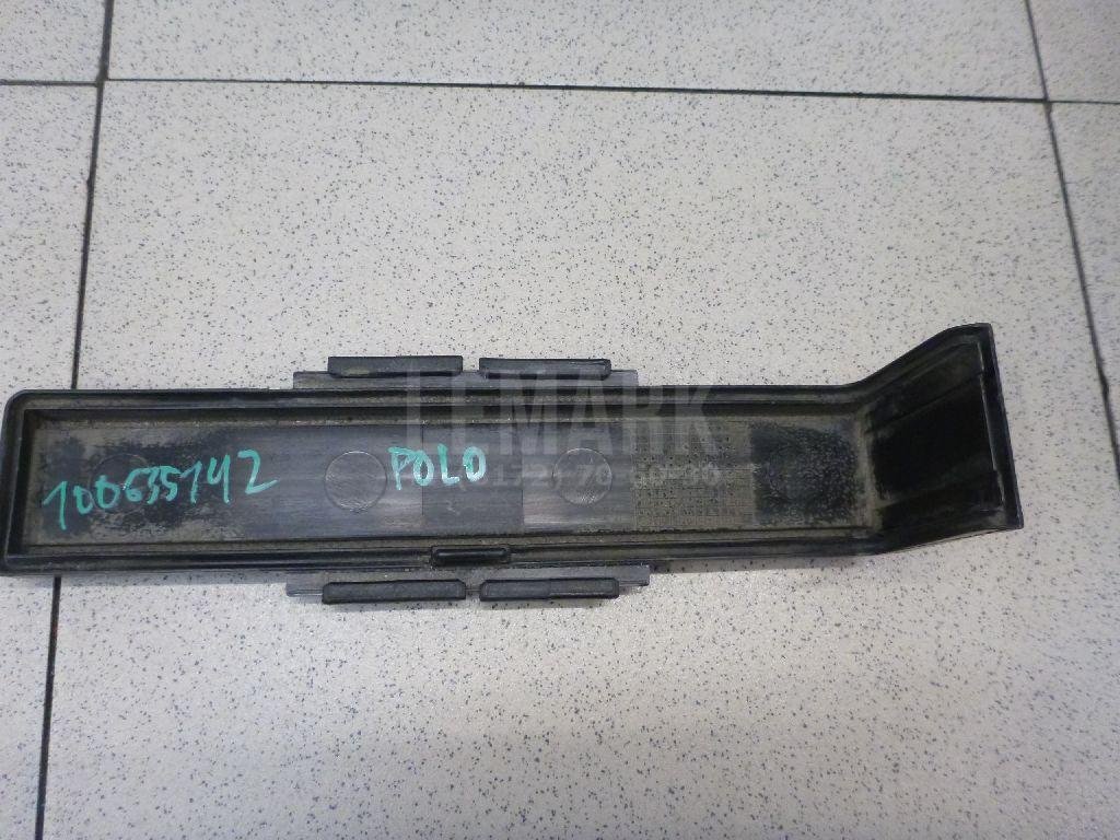 Крышка салонного фильтра