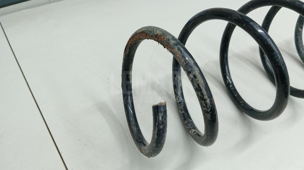 Пружина передняя