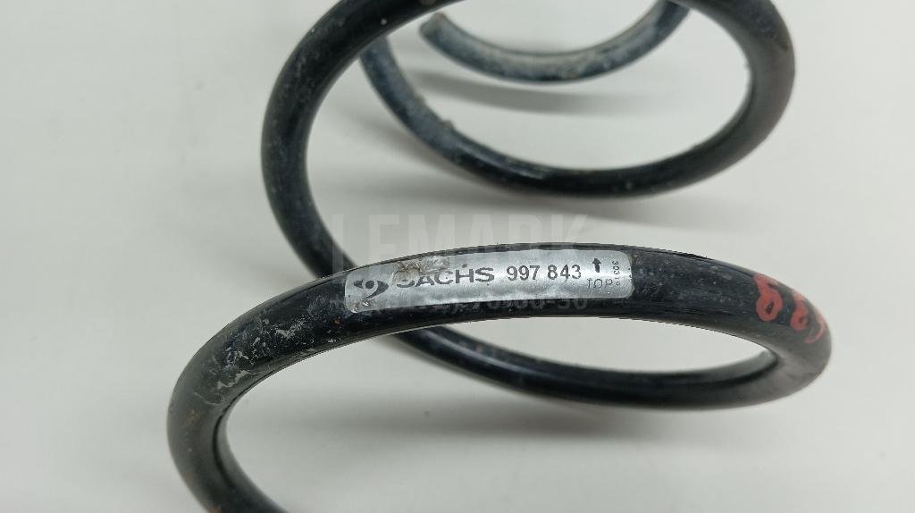 Пружина передняя