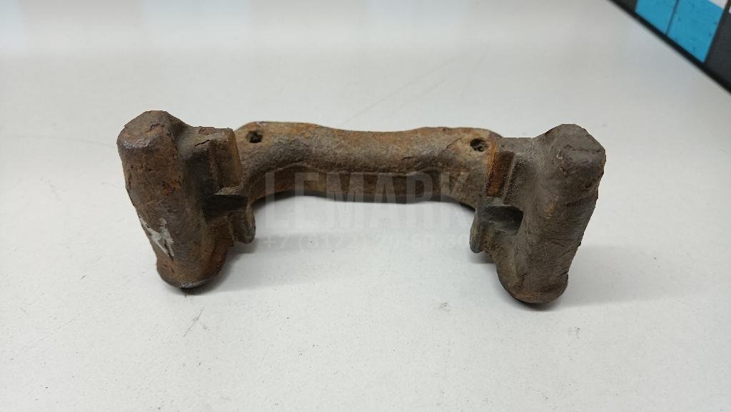 Скоба суппорта заднего правого