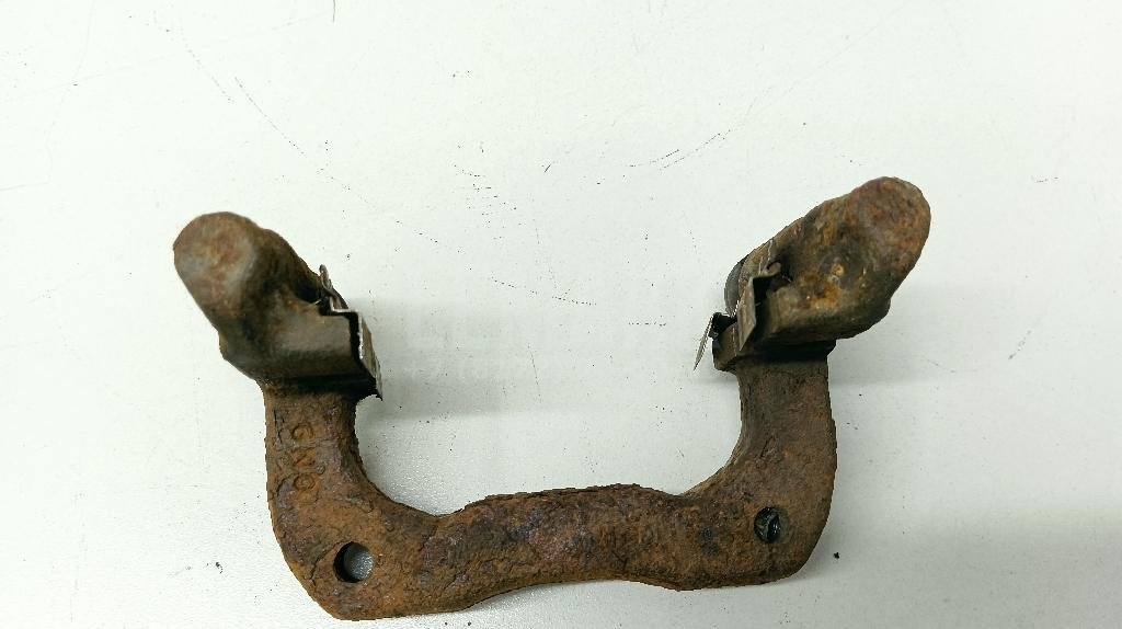 Скоба суппорта заднего левого