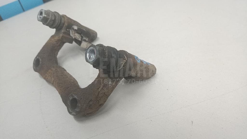 Скоба суппорта заднего правого