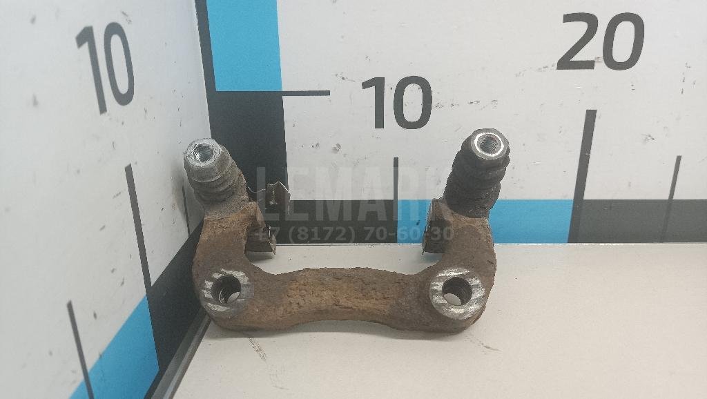 Скоба суппорта заднего правого