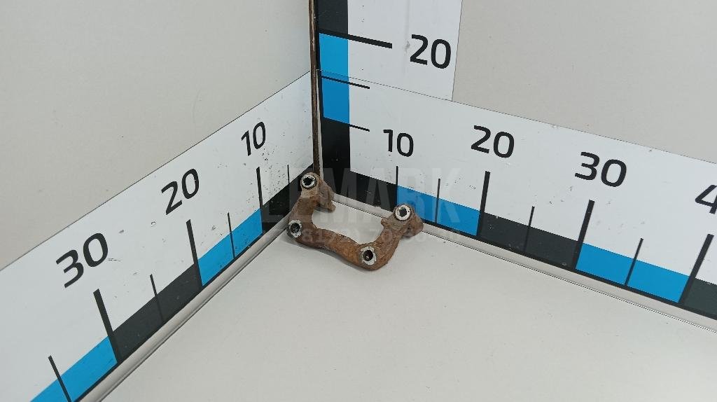 Скоба суппорта заднего правого