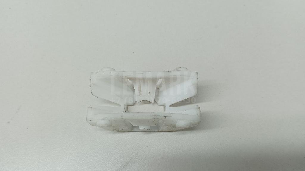 Кронштейн (сопут. товар) для  Audi 100 [C4] 1991-1994