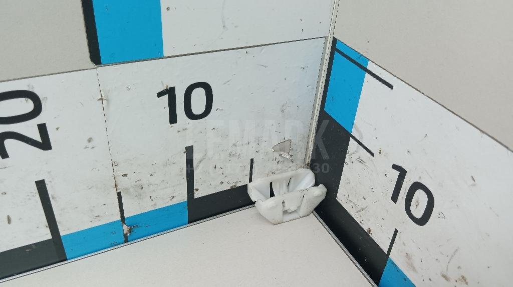 Кронштейн (сопут. товар) для  Audi 100 [C4] 1991-1994