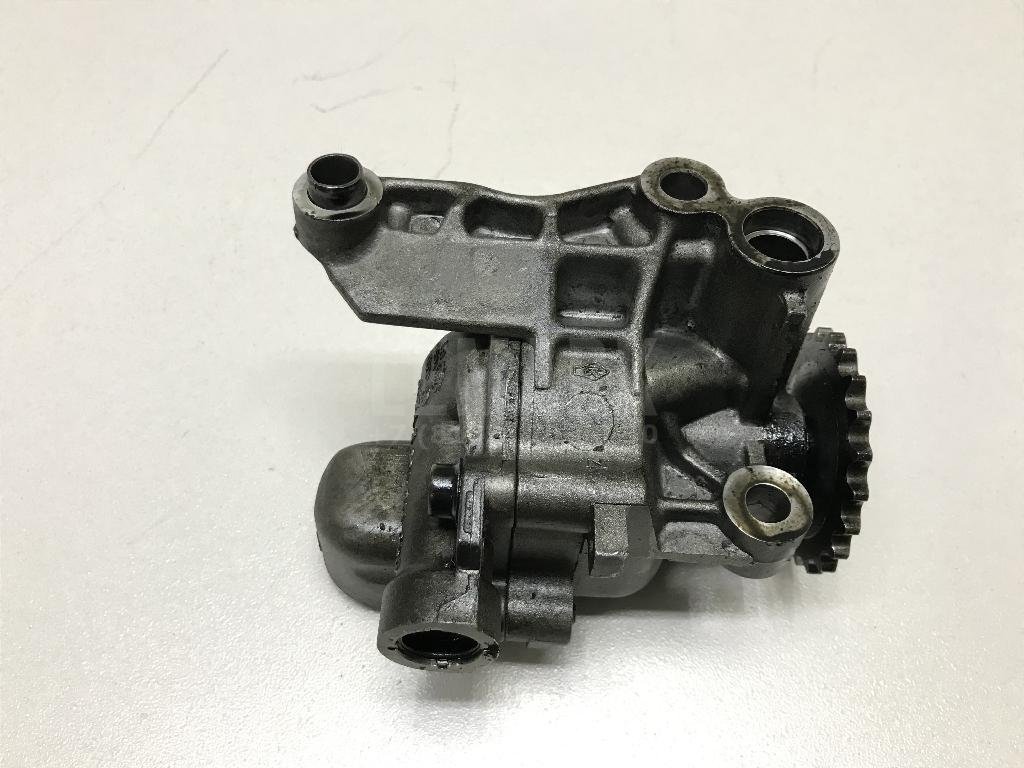 Насос масляный для  Audi A4 [B9] 2015