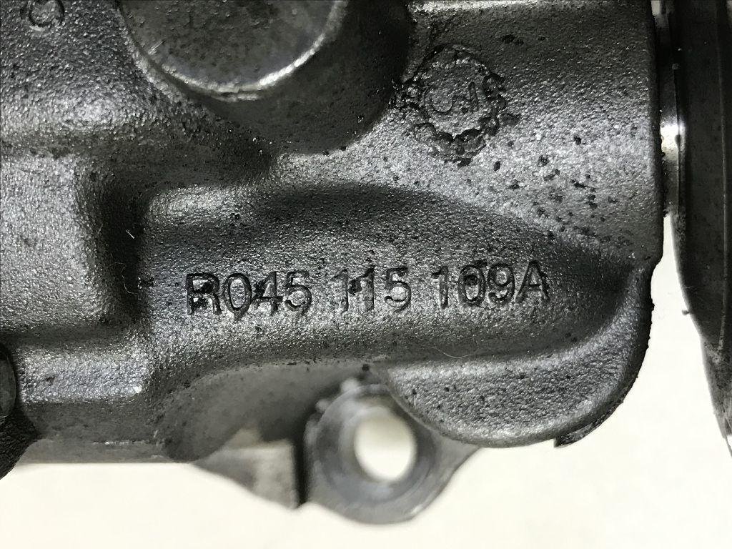 Насос масляный для  Audi A4 [B9] 2015