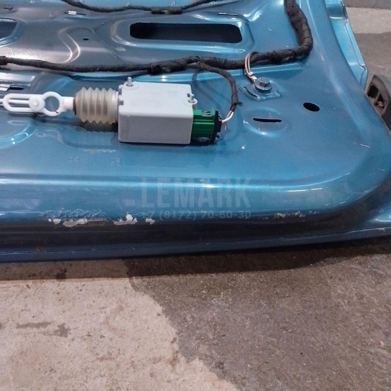 Дверь багажника со стеклом