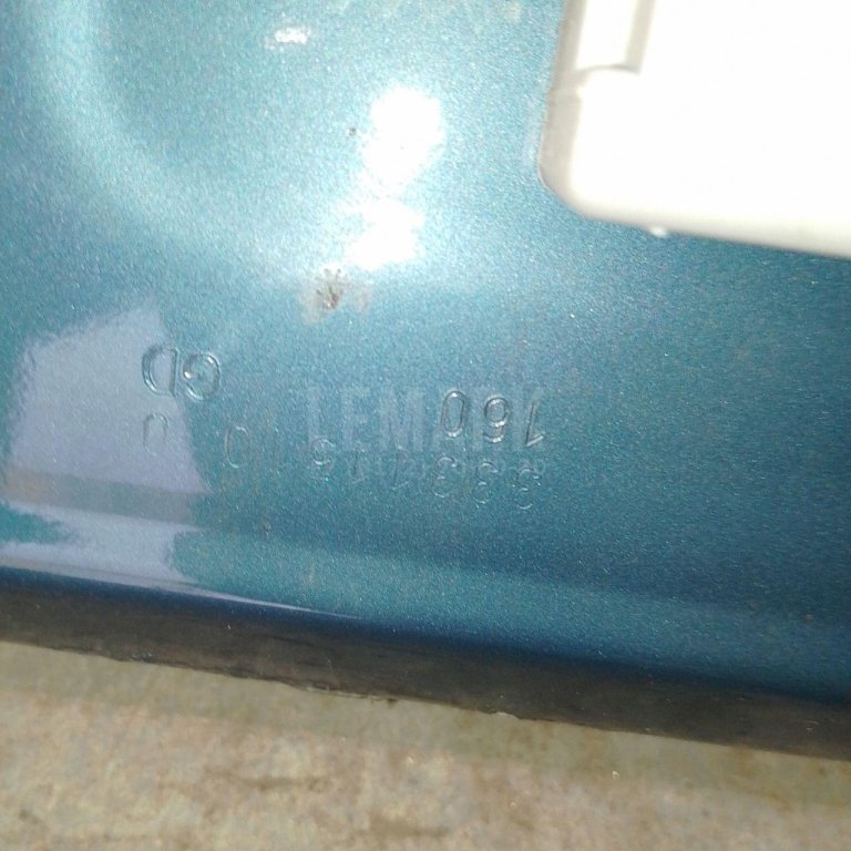 Дверь багажника со стеклом