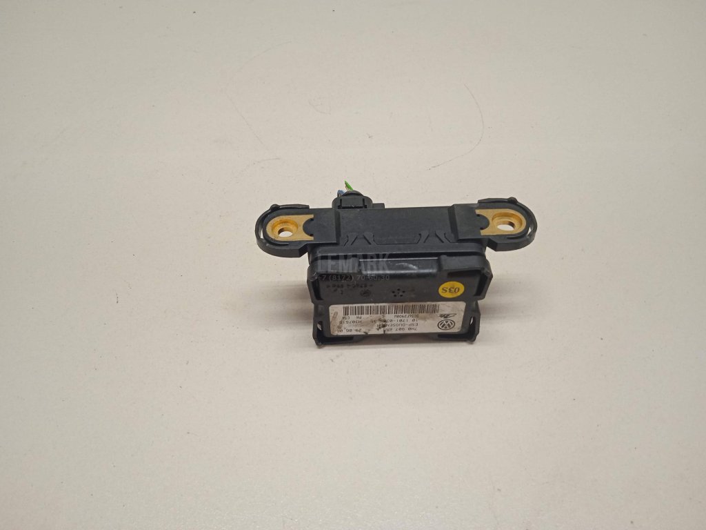 Датчик ускорения