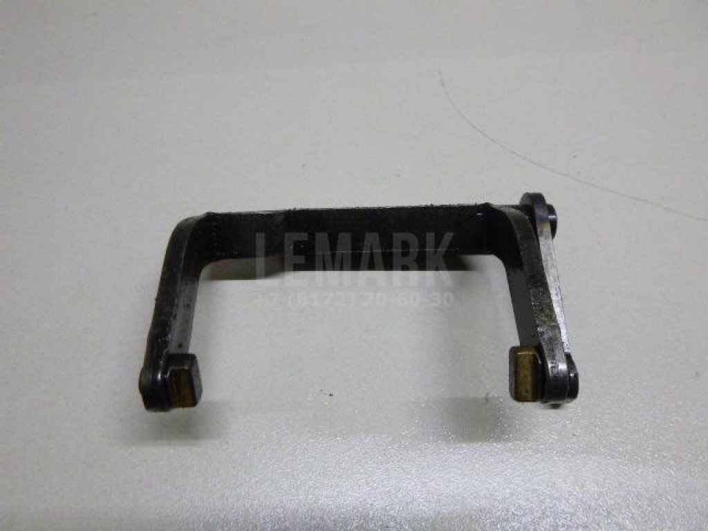 Вилка включения передачи