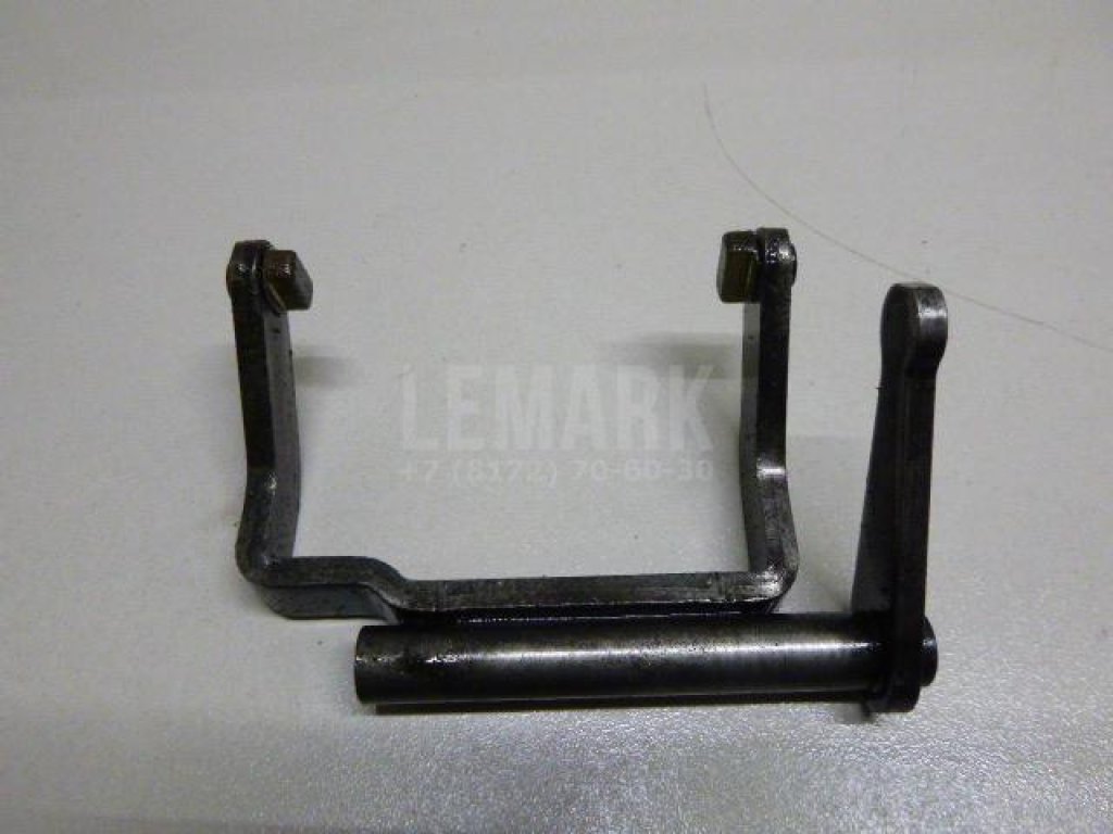 Вилка включения передачи