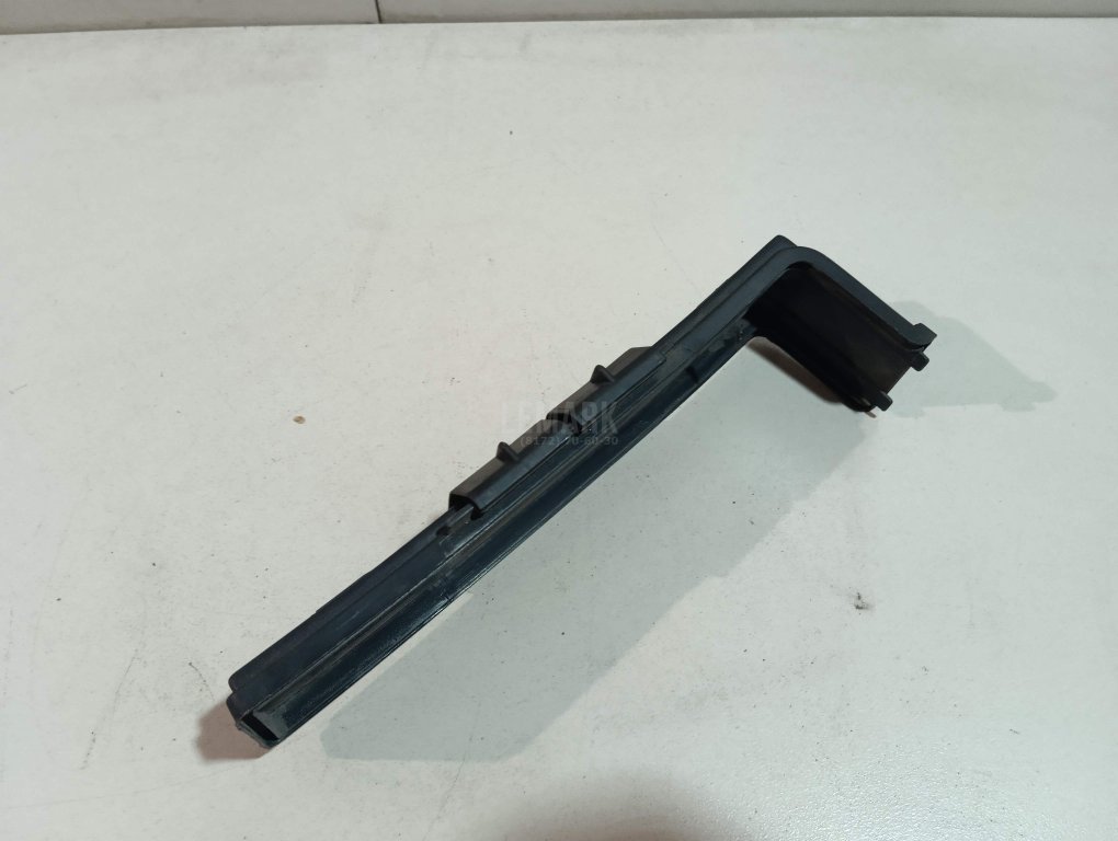 Крышка салонного фильтра